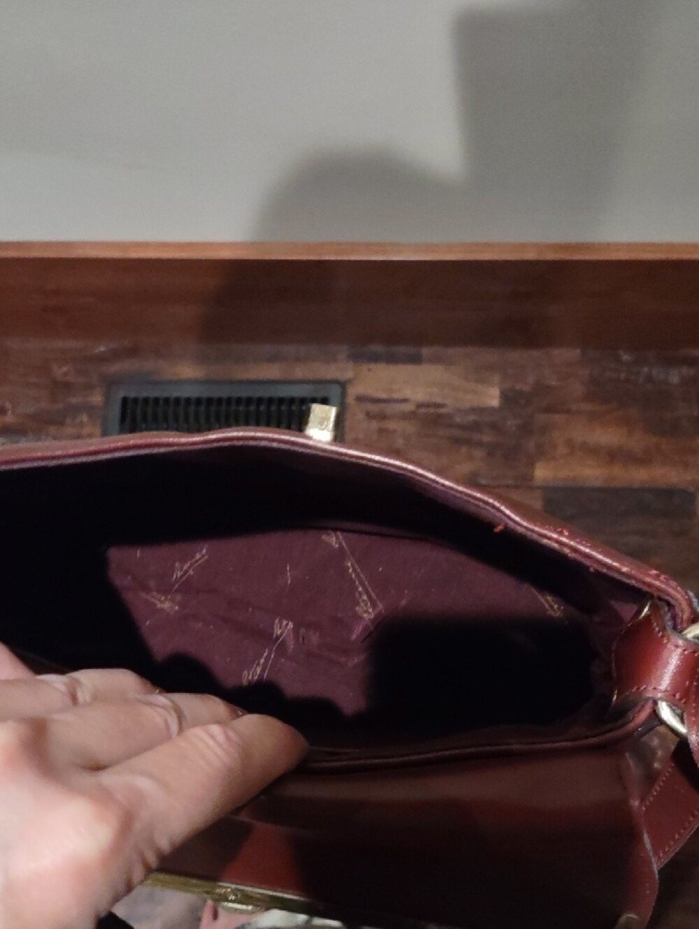 Leather Shoulder Bag in Burgundy Purse Handbag - Picture 13 of 13